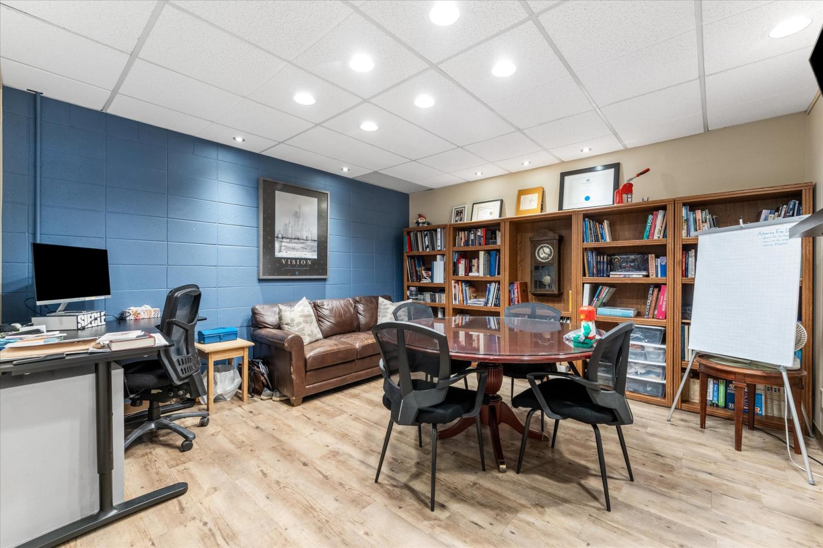 100 10041  81 Ave NW, Edmonton, Alberta  T6E 1W7 - Photo 9 - 43920913