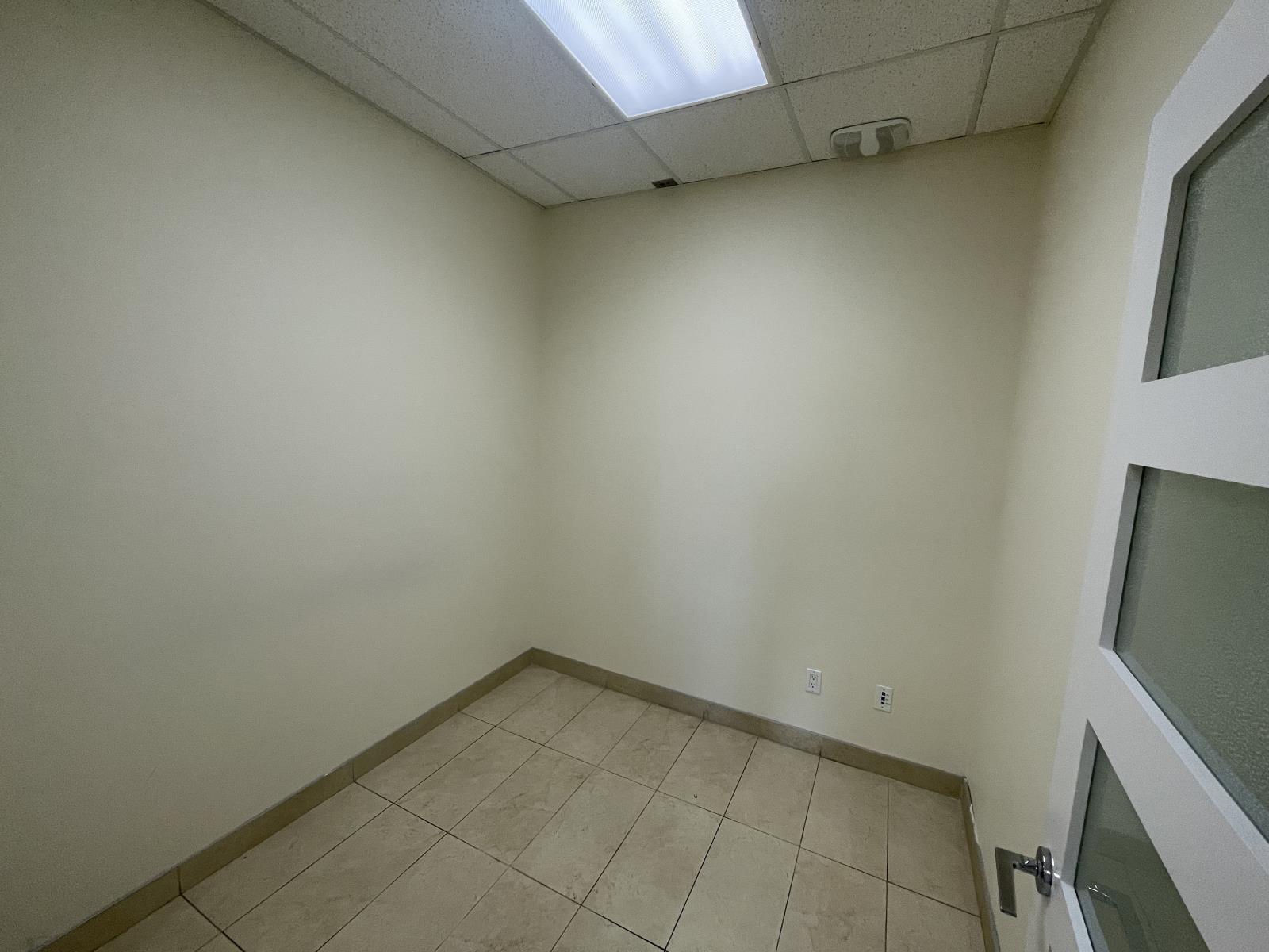 6941  Ellerslie Rd SW, Edmonton, Alberta  T6X 2A1 - Photo 7 - 44023520