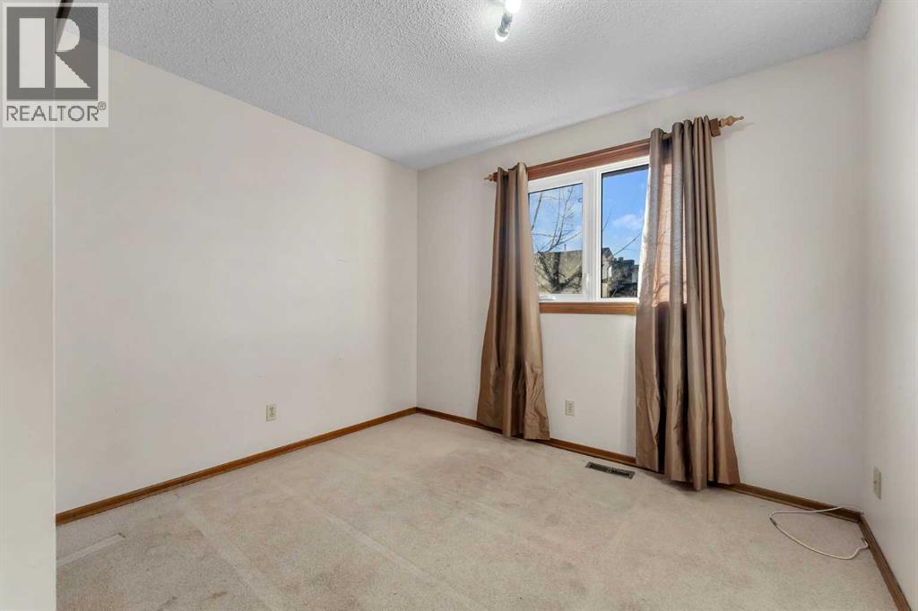 20 Templehill Crescent, Calgary, Alberta  T1Y 4C5 - Photo 11 - A2280127