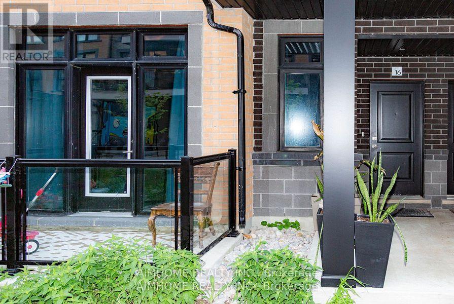 16 - 8 Sayers Lane, Richmond Hill, Ontario  L4E 1J4 - Photo 3 - N12707564