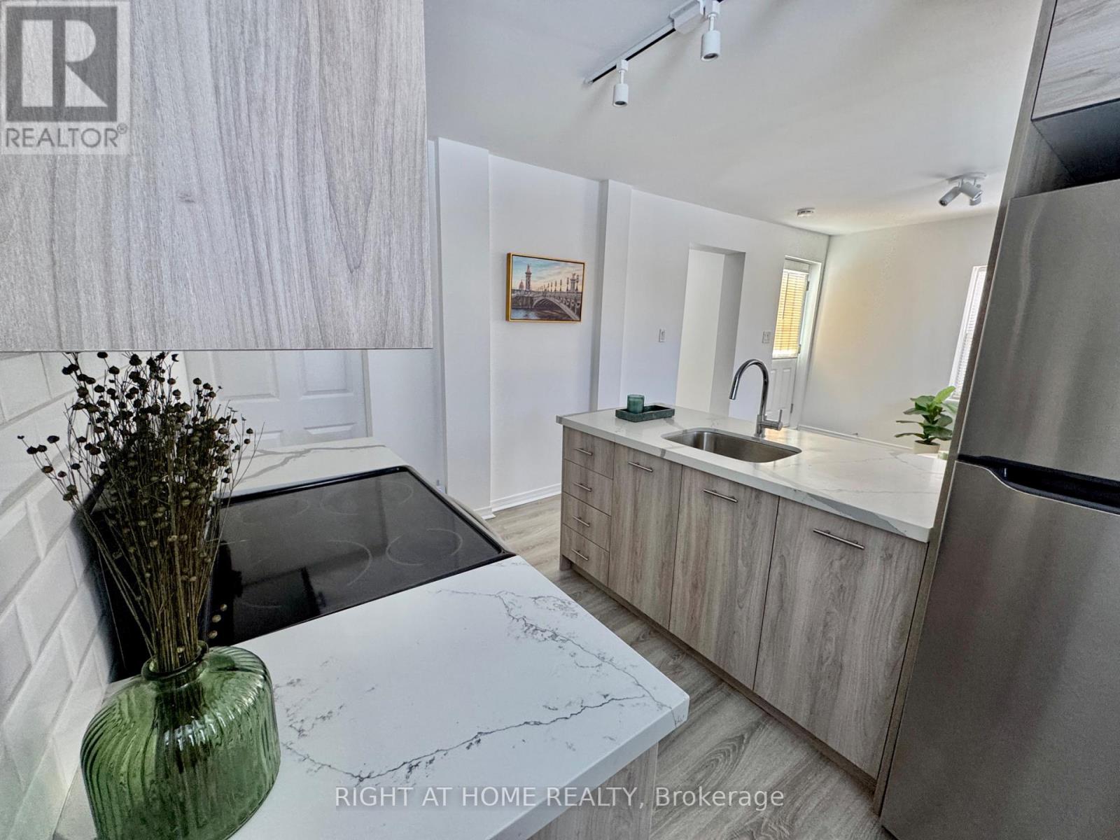 A - 469 Queen Street, Newmarket, Ontario  L3Y 2H3 - Photo 7 - N12707566