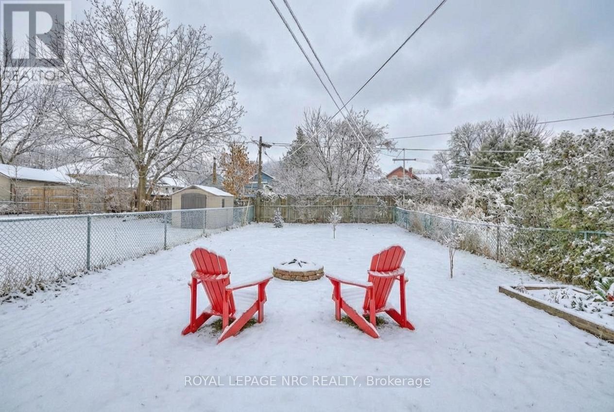 10 Fairburn Avenue, St. Catharines (Burleigh Hill), Ontario  L2T 1B2 - Photo 25 - X12506844