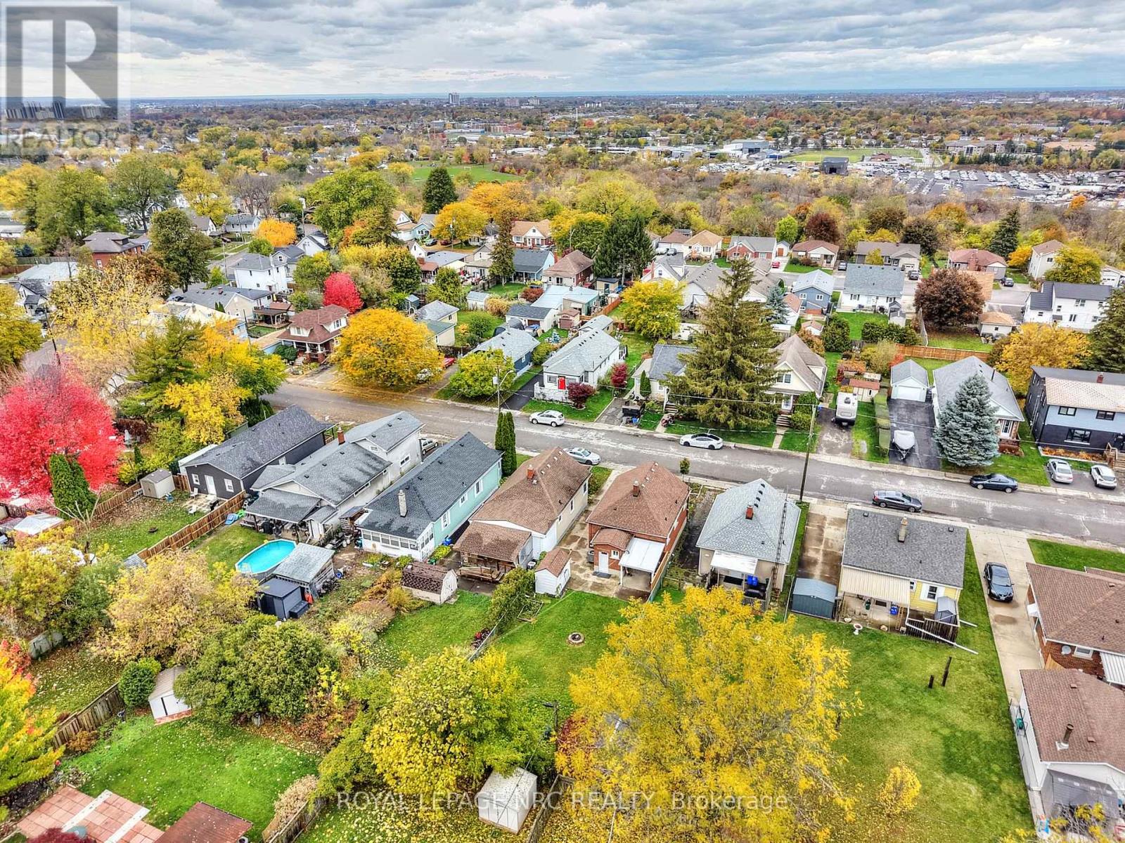 10 Fairburn Avenue, St. Catharines (Burleigh Hill), Ontario  L2T 1B2 - Photo 34 - X12506844