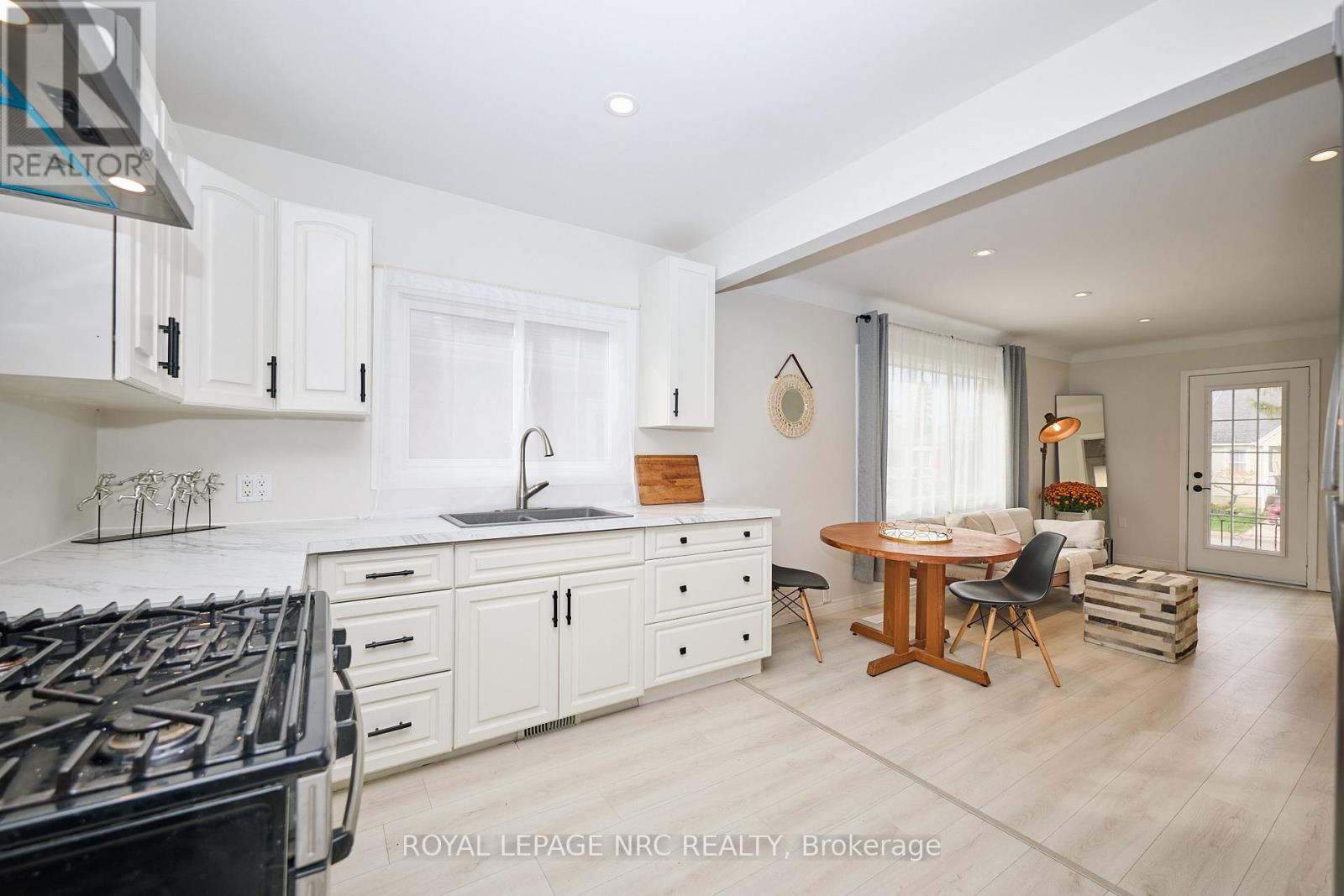 10 Fairburn Avenue, St. Catharines, Ontario  L2T 1B2 - Photo 7 - X12506844