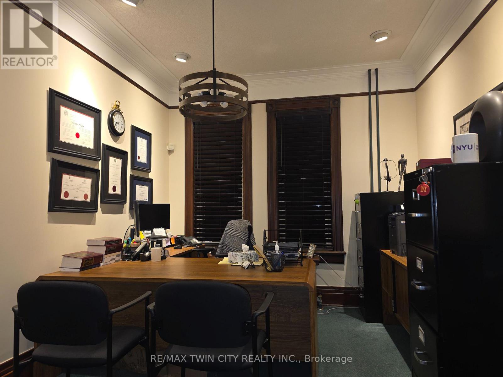 17 Irvin Street, Kitchener, Ontario  N2H 1K6 - Photo 8 - X12707554