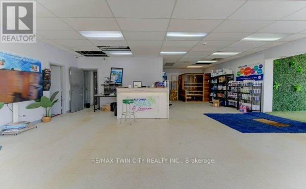 40 Lancaster Street W, Kitchener, Ontario  N2H 4S9 - Photo 5 - X12707560