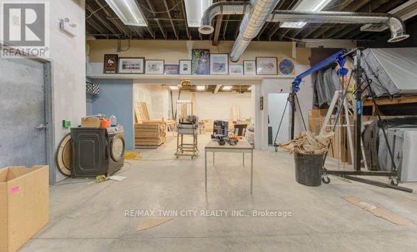 40 Lancaster Street W, Kitchener, Ontario  N2H 4S9 - Photo 9 - X12707560