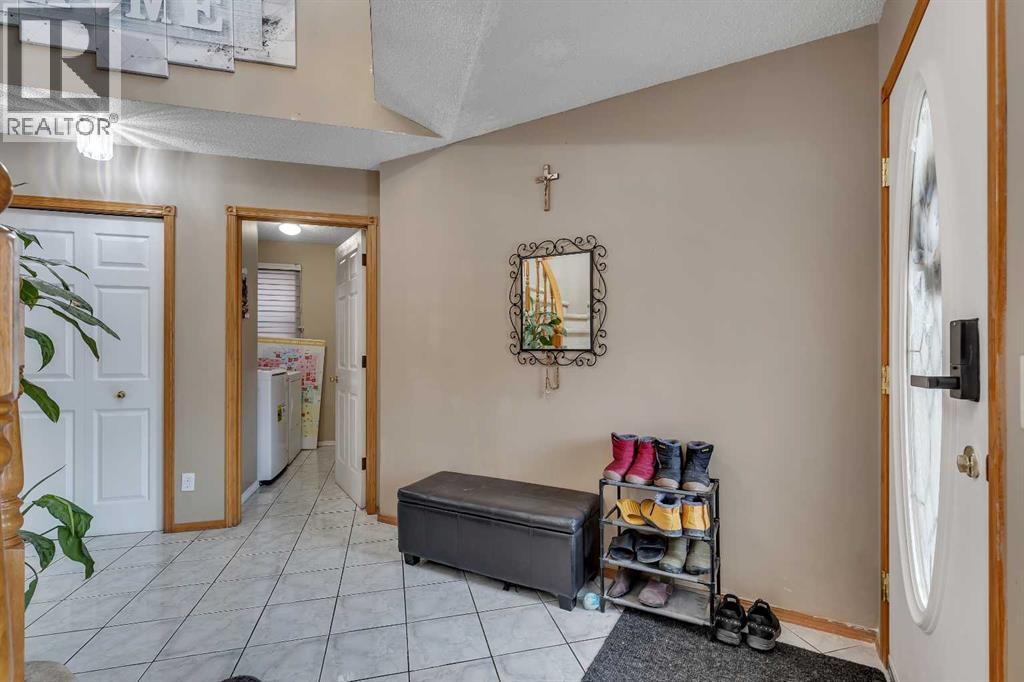 710 Coral Springs Boulevard Ne, Calgary, Alberta  T3J 3T3 - Photo 7 - A2278006