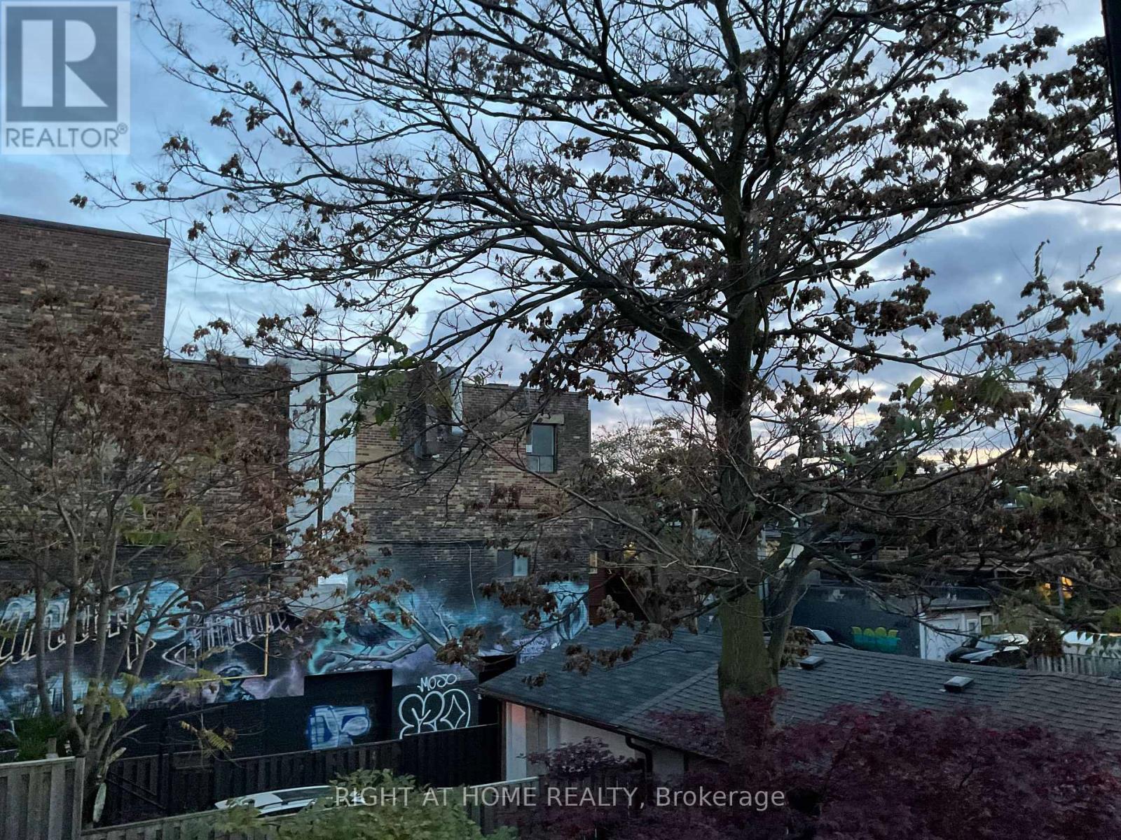 Unit #3 Second Floor - 674 Manning Avenue, Toronto, Ontario  M6G 2W4 - Photo 38 - C12702132