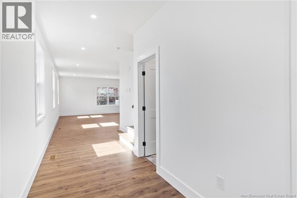 735 Hillcrest Drive, Fredericton, New Brunswick  E3A 5K7 - Photo 2 - NB121167