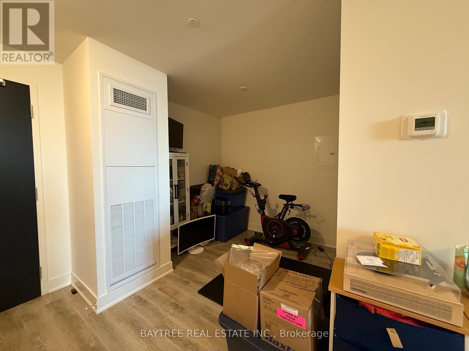 403 - 185 Deerfield Road, Newmarket, Ontario  L3Y 0G7 - Photo 8 - N12707578