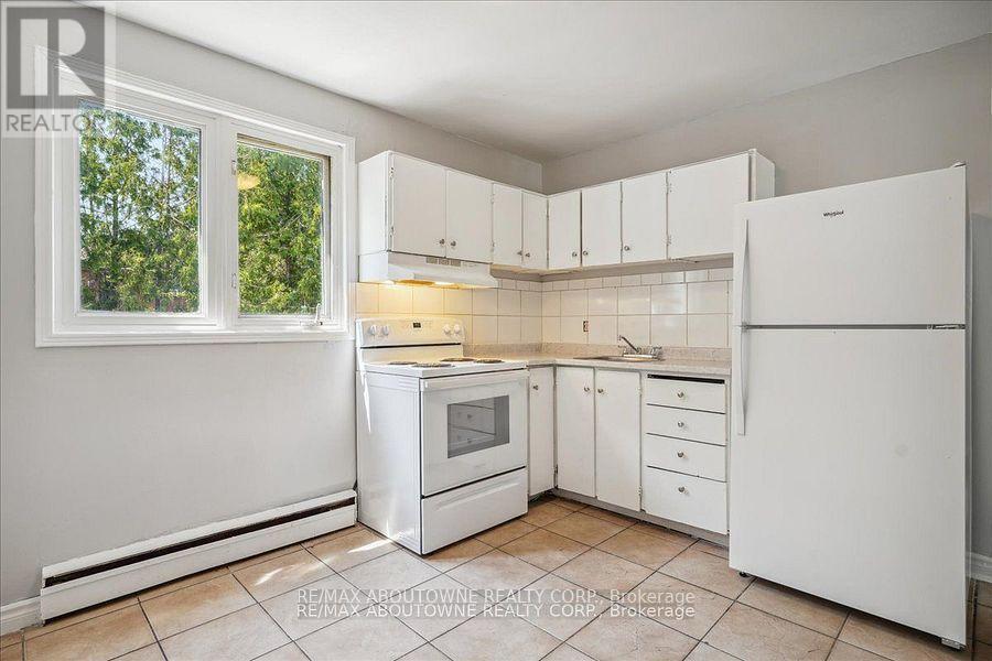 6 - 2320 Hixon Street, Oakville, Ontario  L6L 1T7 - Photo 5 - W12707570