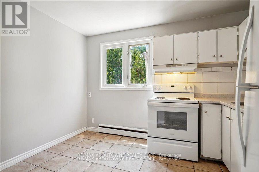 6 - 2320 Hixon Street, Oakville, Ontario  L6L 1T7 - Photo 6 - W12707570