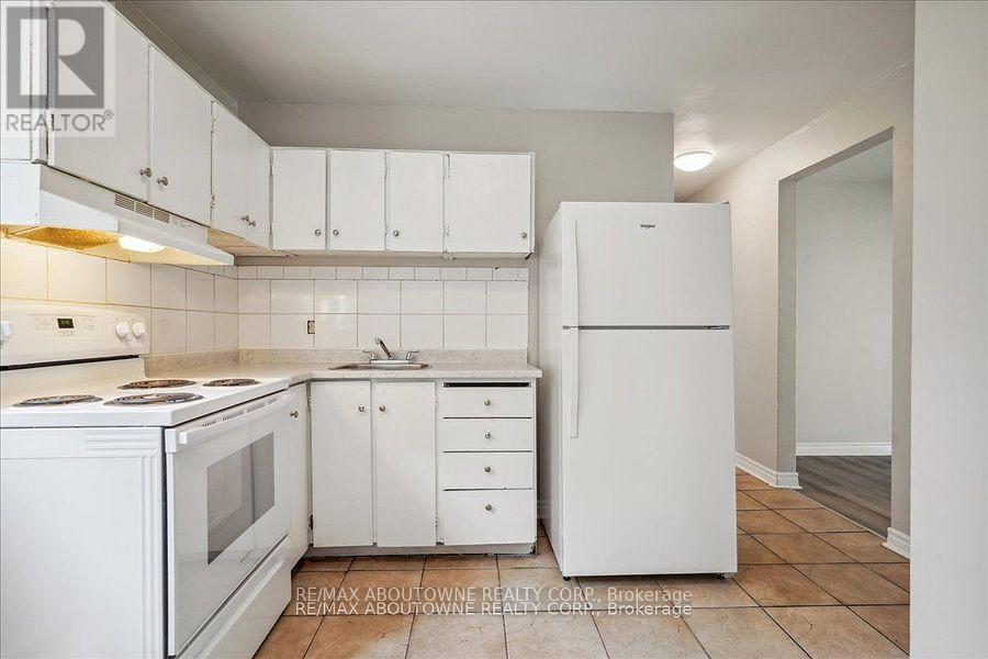 6 - 2320 Hixon Street, Oakville, Ontario  L6L 1T7 - Photo 7 - W12707570