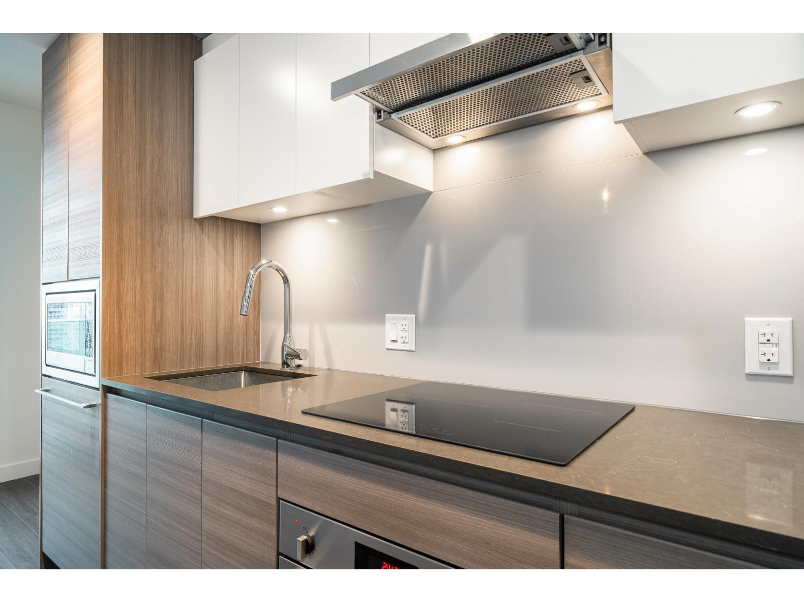 2307 13655 Fraser Highway, Surrey, British Columbia  V3T 0P8 - Photo 8 - R3077159