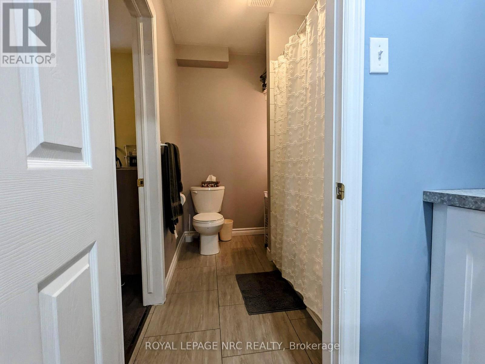 B - 372 Beechwood Avenue, Fort Erie, Ontario  L0S 1B0 - Photo 6 - X12707606