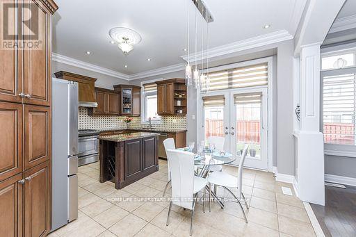 8 Bainsville Circle, Brampton, Ontario  L6P 3A5 - Photo 12 - W12707592