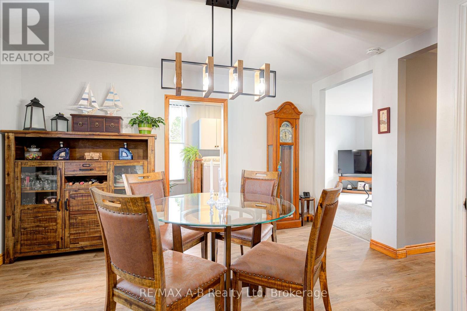 36 Huron Street, Huron East, Ontario  N0K 1W0 - Photo 14 - X12382696