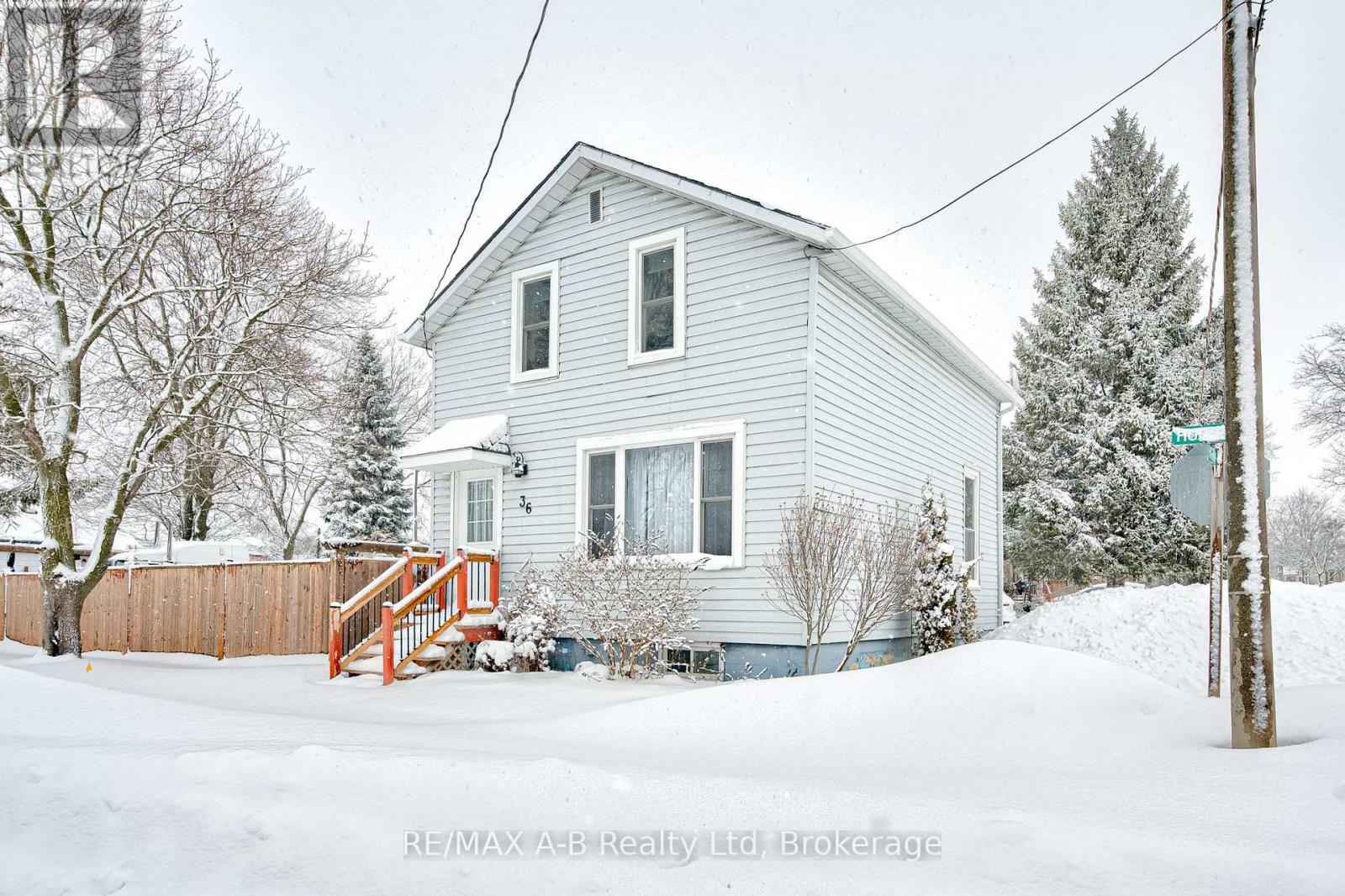 36 Huron Street, Huron East, Ontario  N0K 1W0 - Photo 2 - X12382696