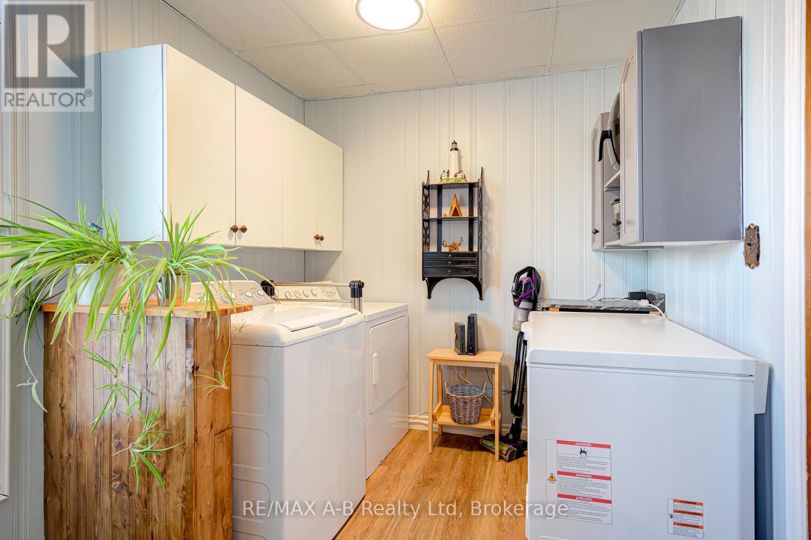 36 Huron Street, Huron East, Ontario  N0K 1W0 - Photo 24 - X12382696