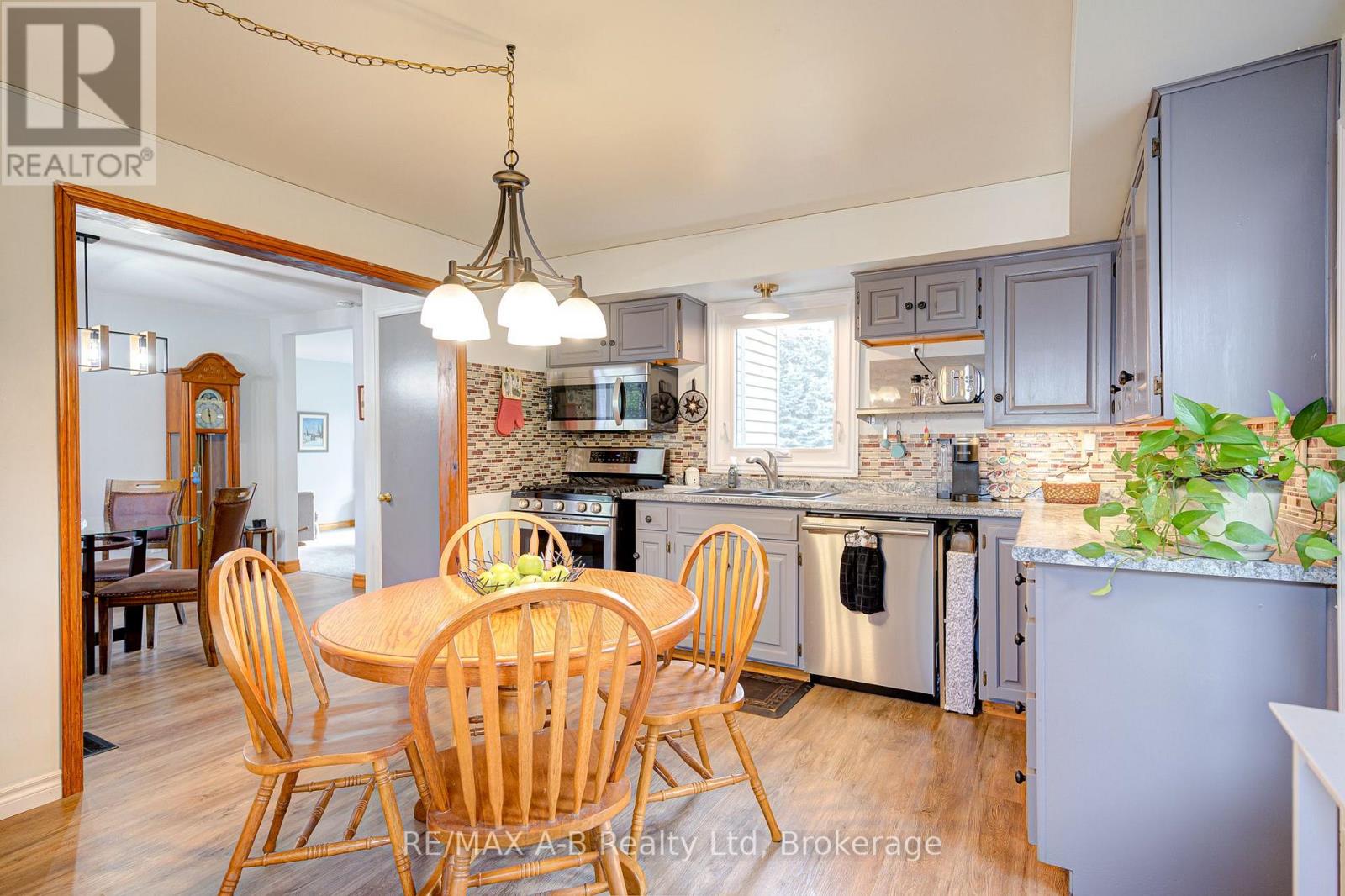 36 Huron Street, Huron East, Ontario  N0K 1W0 - Photo 16 - X12382696