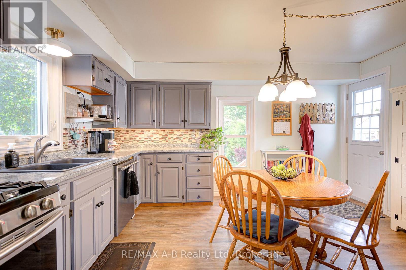 36 Huron Street, Huron East, Ontario  N0K 1W0 - Photo 18 - X12382696