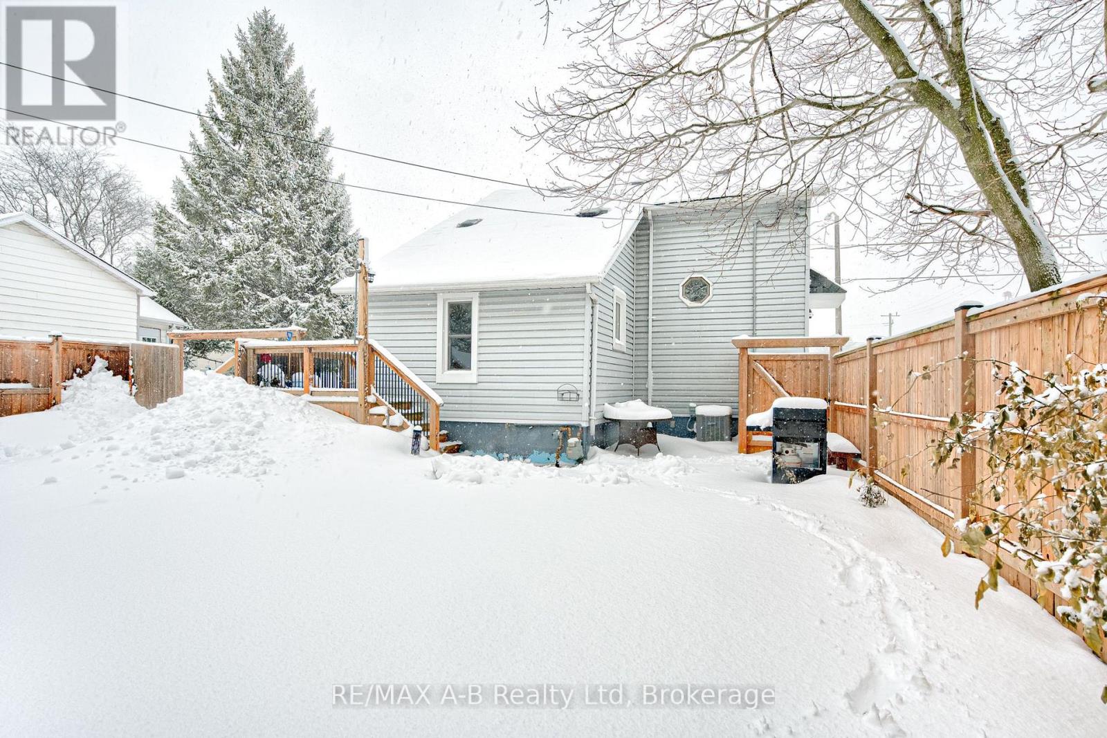 36 Huron Street, Huron East, Ontario  N0K 1W0 - Photo 39 - X12382696