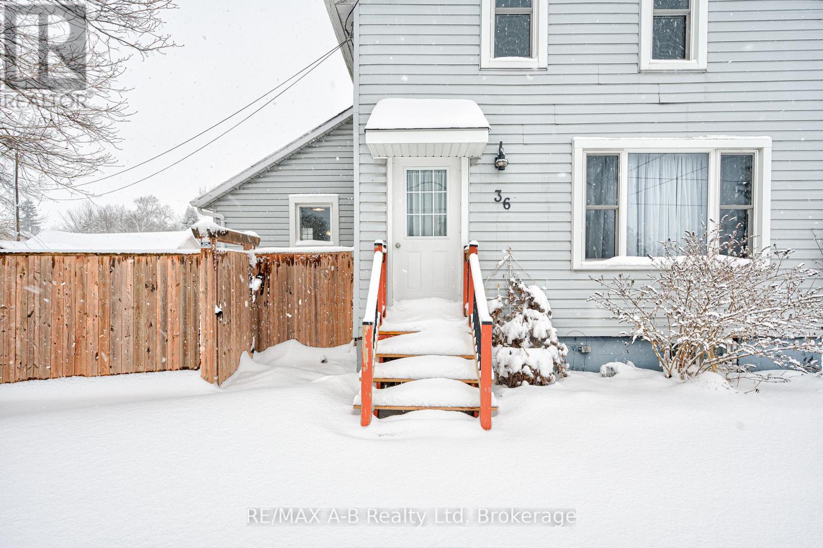 36 Huron Street, Huron East, Ontario  N0K 1W0 - Photo 5 - X12382696