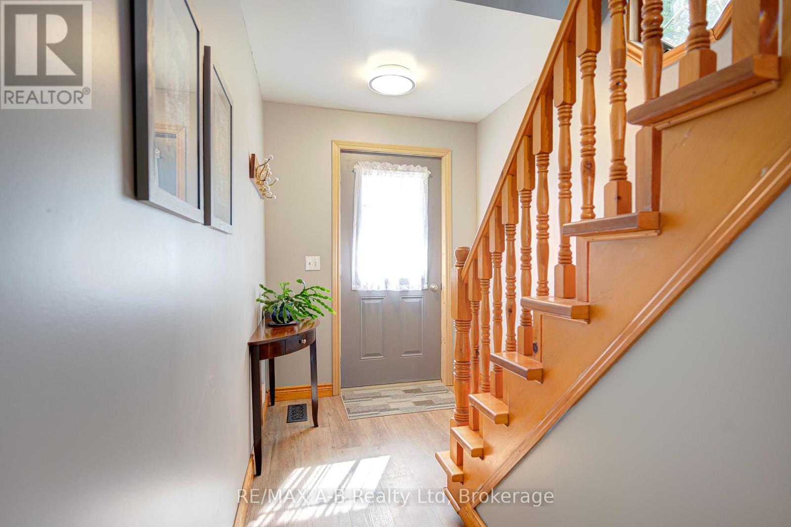 36 Huron Street, Huron East, Ontario  N0K 1W0 - Photo 9 - X12382696