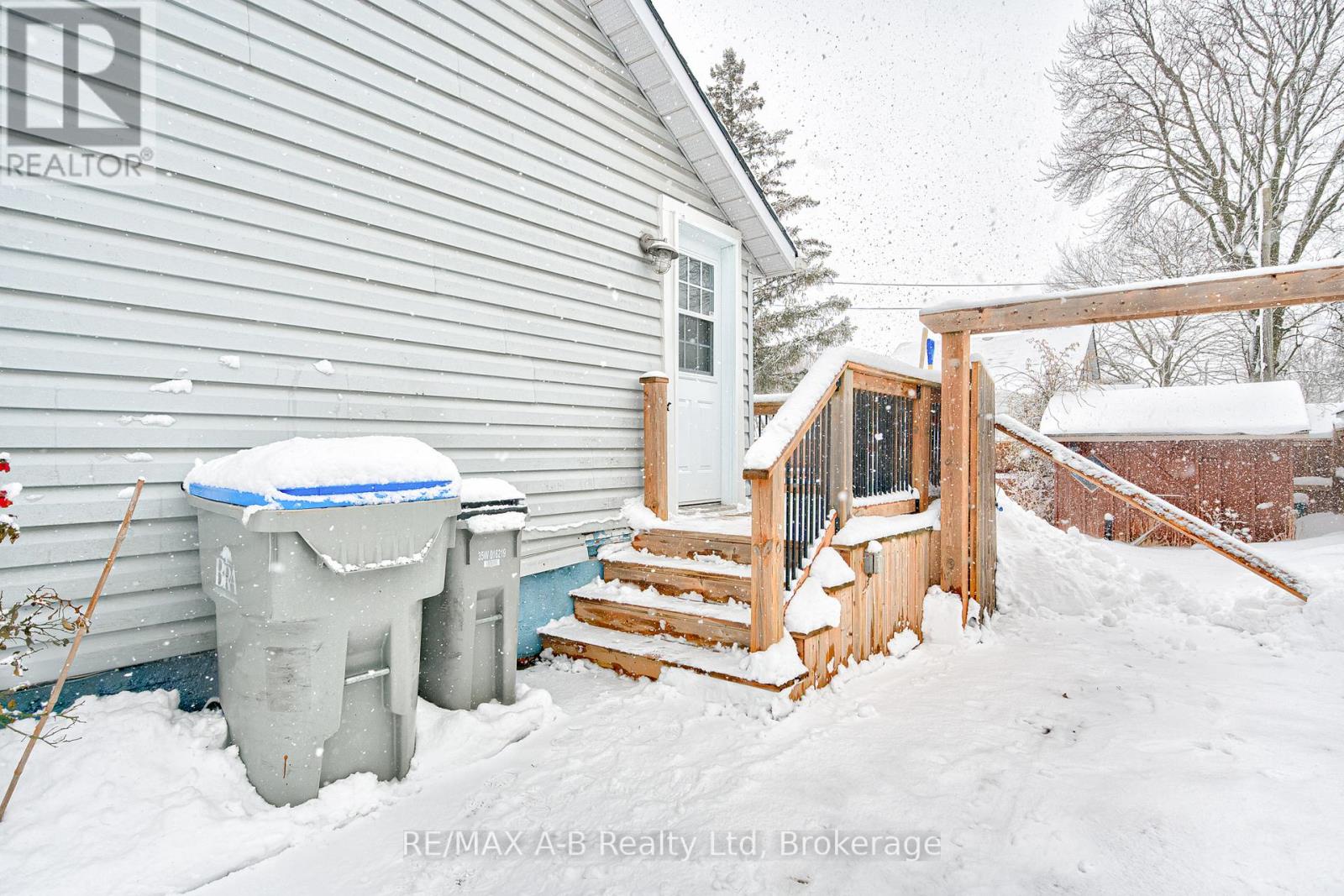 36 Huron Street, Huron East, Ontario  N0K 1W0 - Photo 7 - X12382696