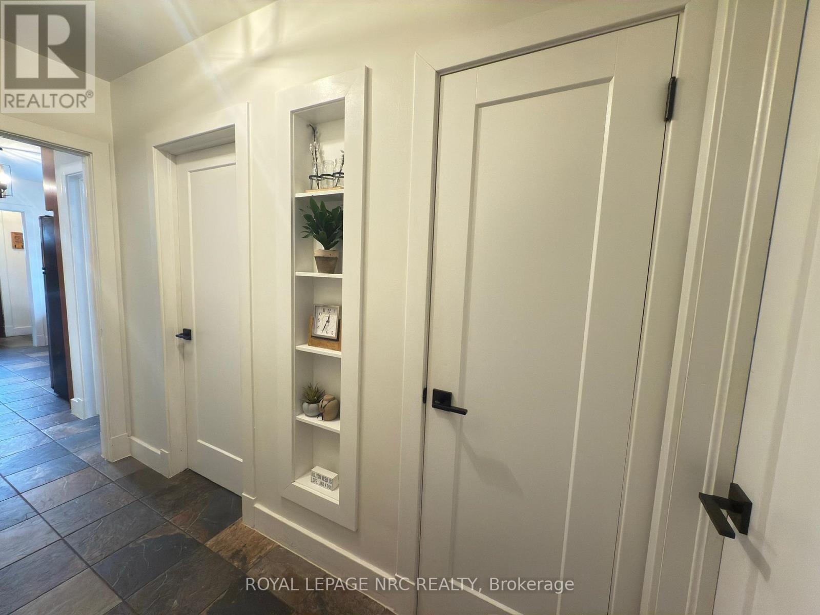 190 Carlton Street, St. Catharines, Ontario  L2R 1S4 - Photo 25 - X12574456