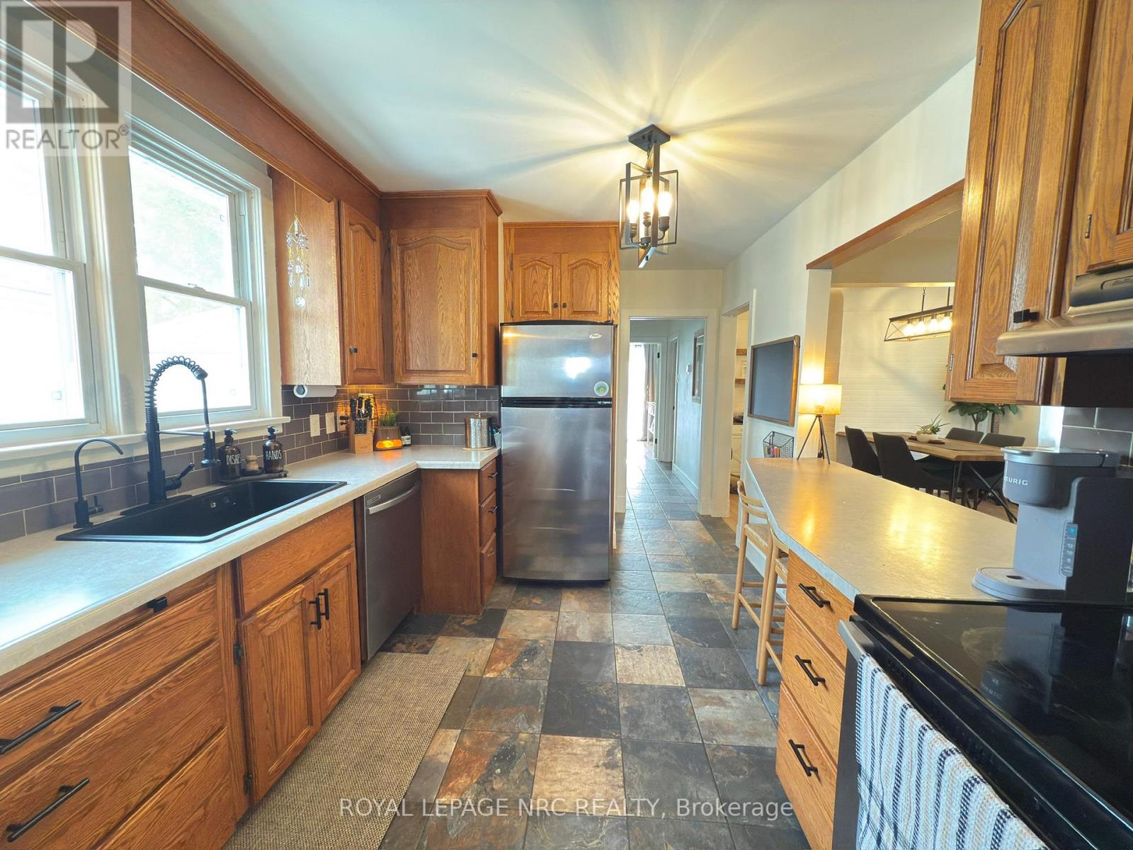 190 Carlton Street, St. Catharines, Ontario  L2R 1S4 - Photo 13 - X12574456