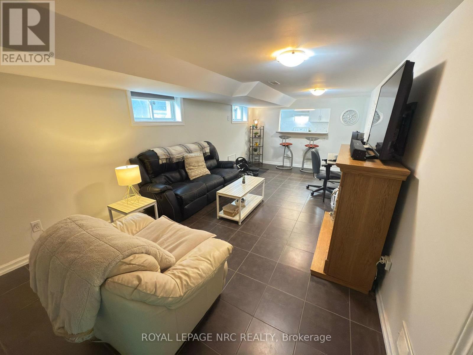 190 Carlton Street, St. Catharines, Ontario  L2R 1S4 - Photo 30 - X12574456