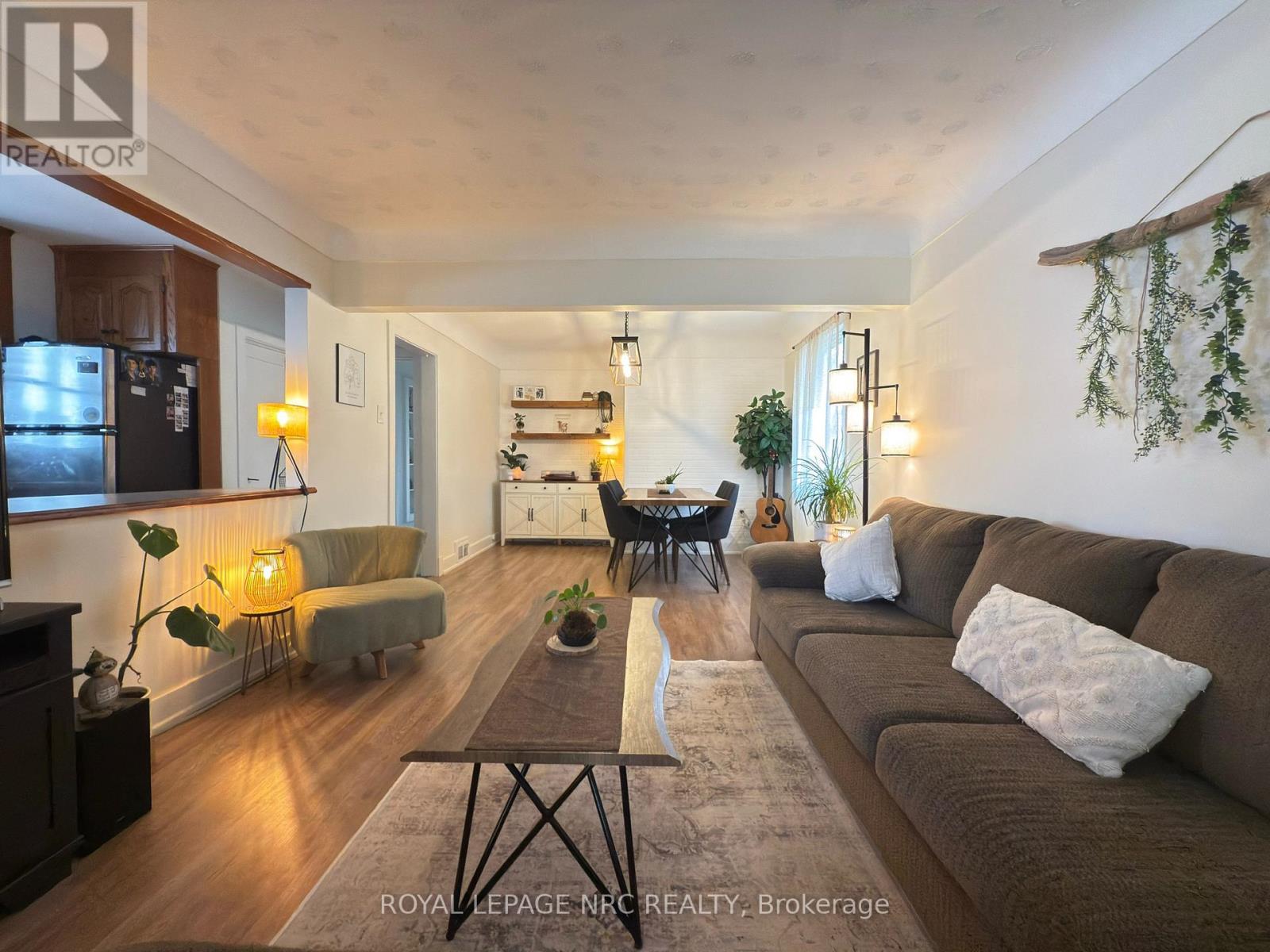 190 Carlton Street, St. Catharines, Ontario  L2R 1S4 - Photo 7 - X12574456