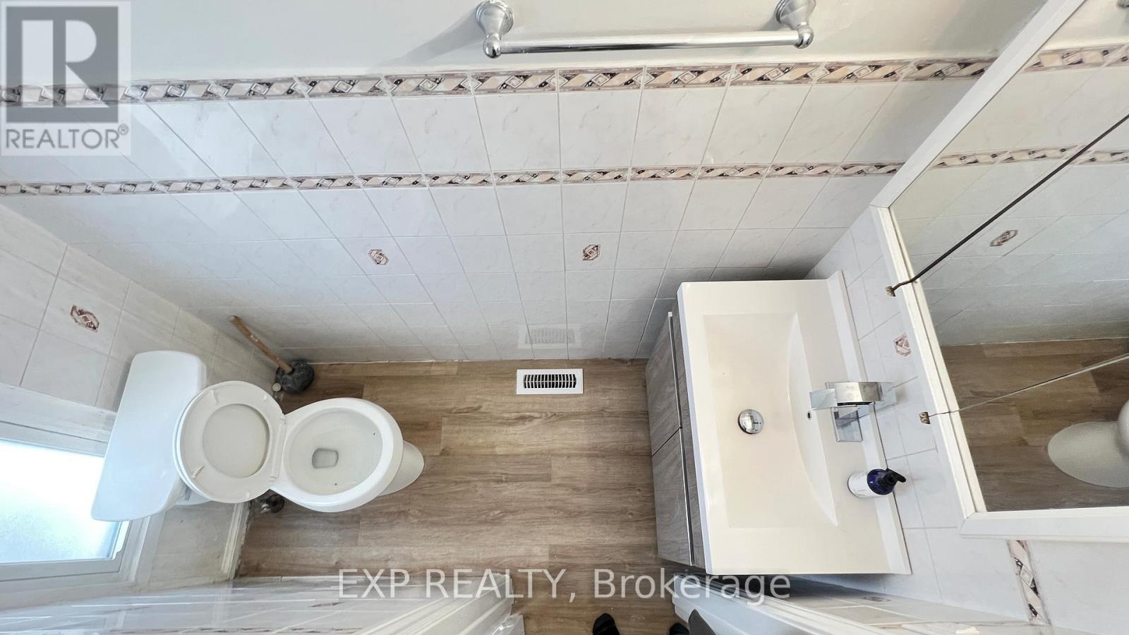 26 Edenridge Drive, Brampton, Ontario  L6T 3B1 - Photo 9 - W12707608