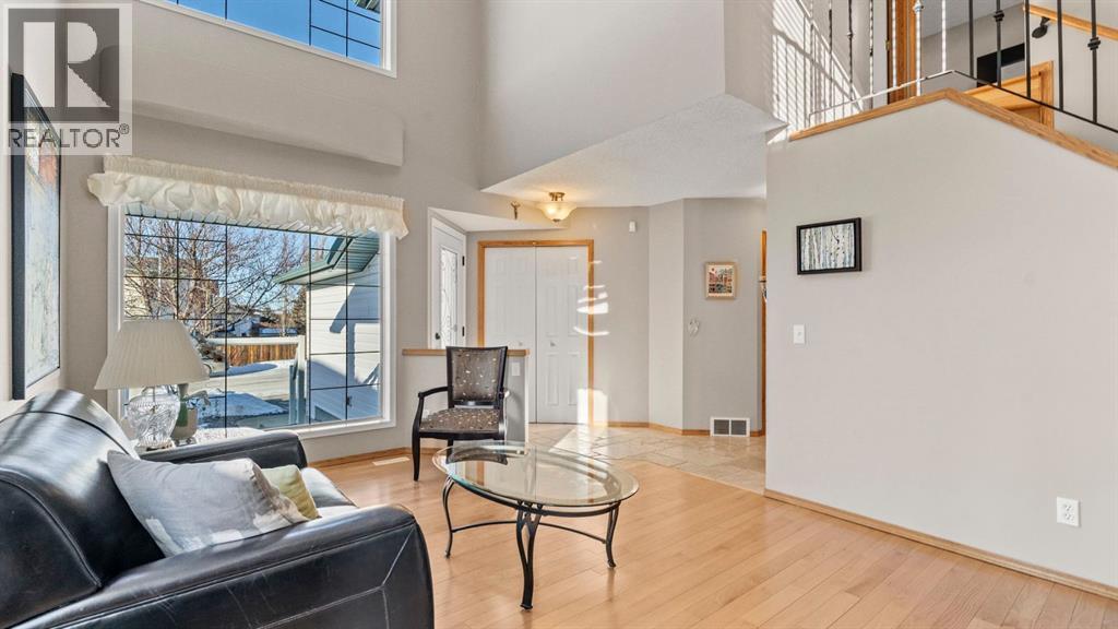 227 Rocky Ridge Close Nw, Calgary, Alberta  T3G 4X2 - Photo 4 - A2278094