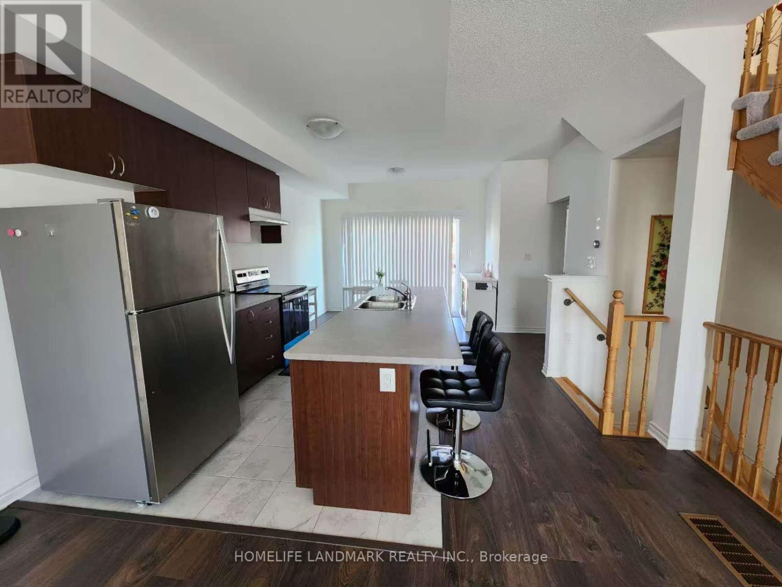 49 Shelburne Avenue, Wasaga Beach, Ontario  L9Z 0J4 - Photo 3 - S12707630