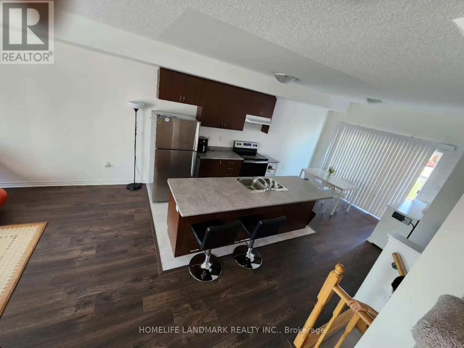 49 Shelburne Avenue, Wasaga Beach, Ontario  L9Z 0J4 - Photo 4 - S12707630