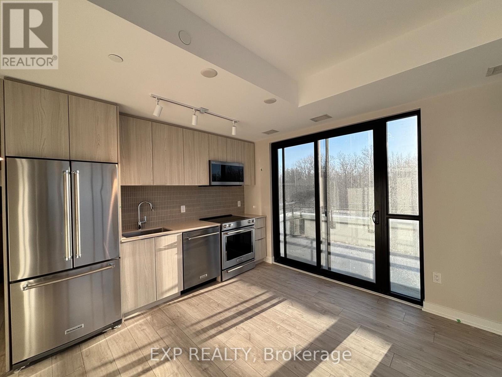 302 - 750 Whitlock Avenue, Milton, Ontario  L9E 1M4 - Photo 3 - W12707624