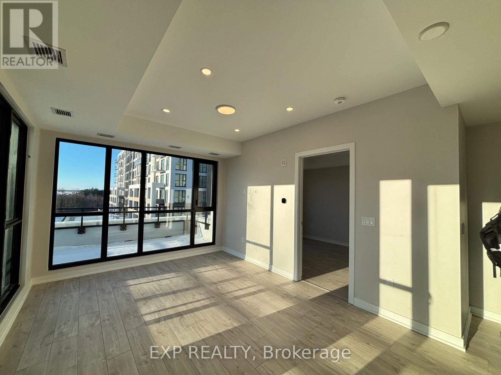 302 - 750 Whitlock Avenue, Milton, Ontario  L9E 1M4 - Photo 8 - W12707624