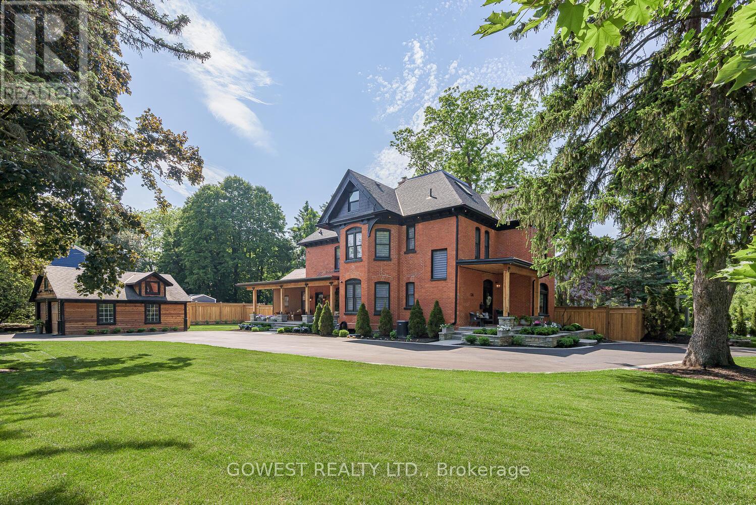 376 CHARTWELL ROAD, Oakville, Ontario