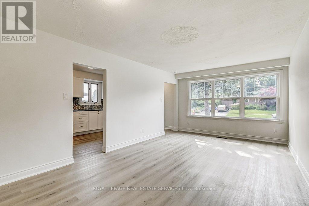 Main Flr - 1196 Grange Road, Oakville, Ontario  L6H 1P7 - Photo 15 - W12707628