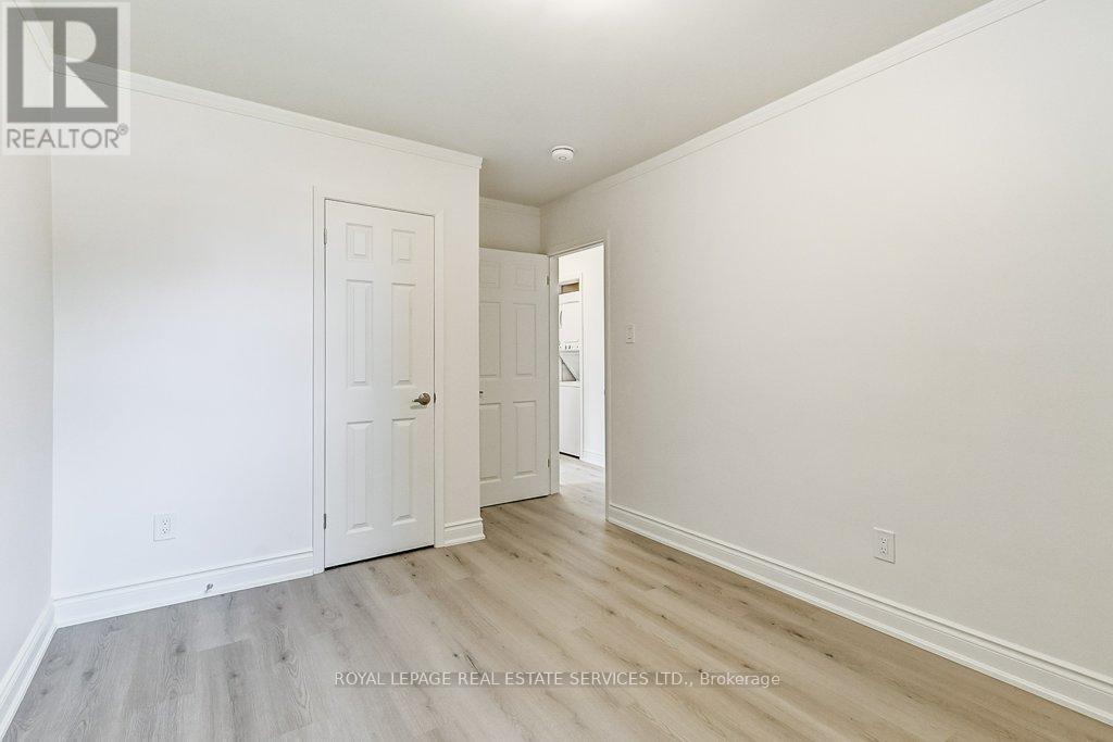 Main Flr - 1196 Grange Road, Oakville, Ontario  L6H 1P7 - Photo 23 - W12707628