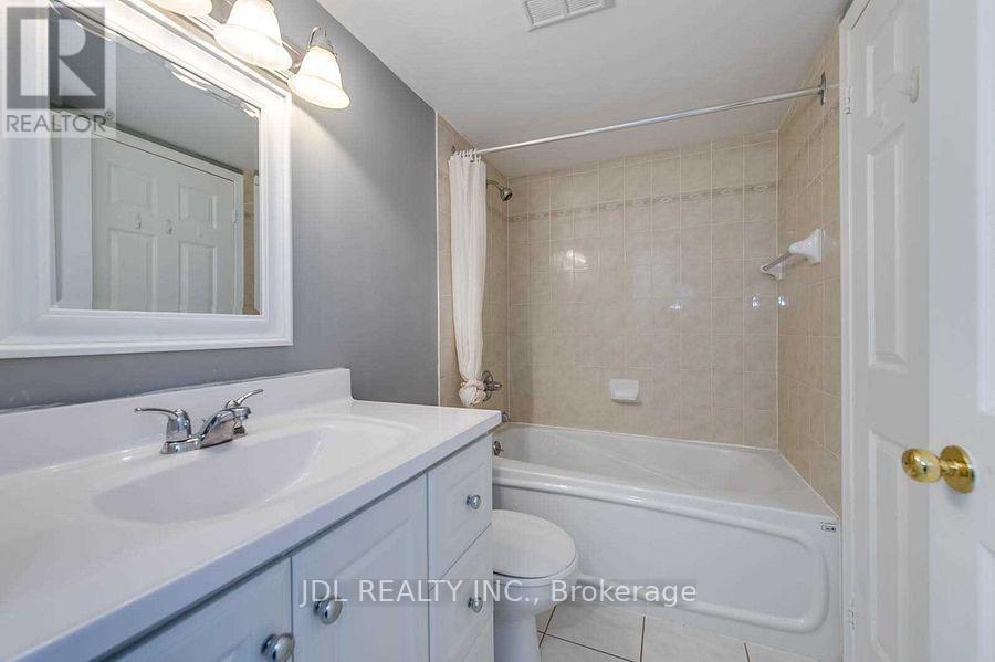 1610 - 887 Bay Street, Toronto, Ontario  M5S 3K4 - Photo 6 - C12707644