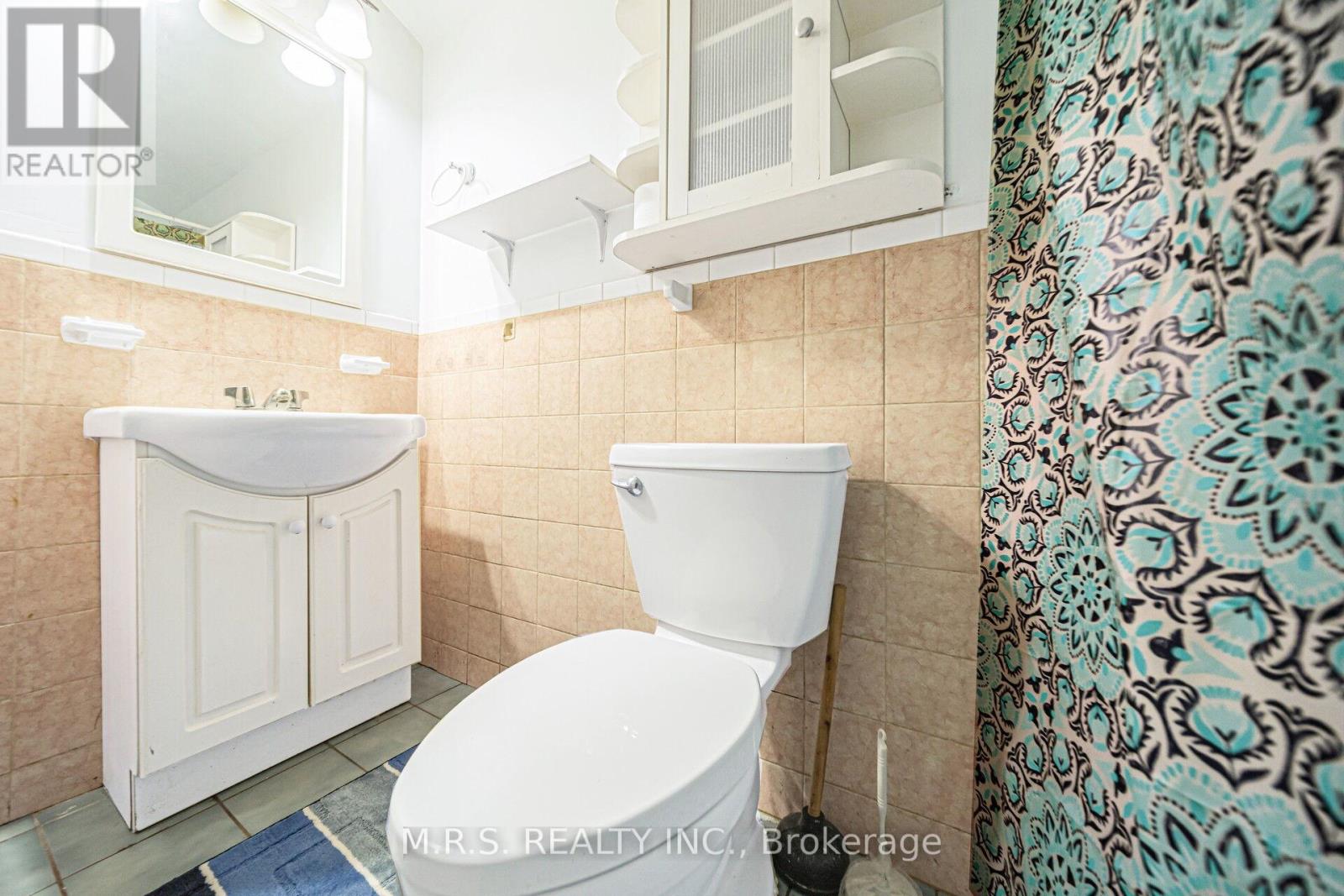 61 Bloomington Crescent, Toronto, Ontario  M3N 1R2 - Photo 13 - W12707638