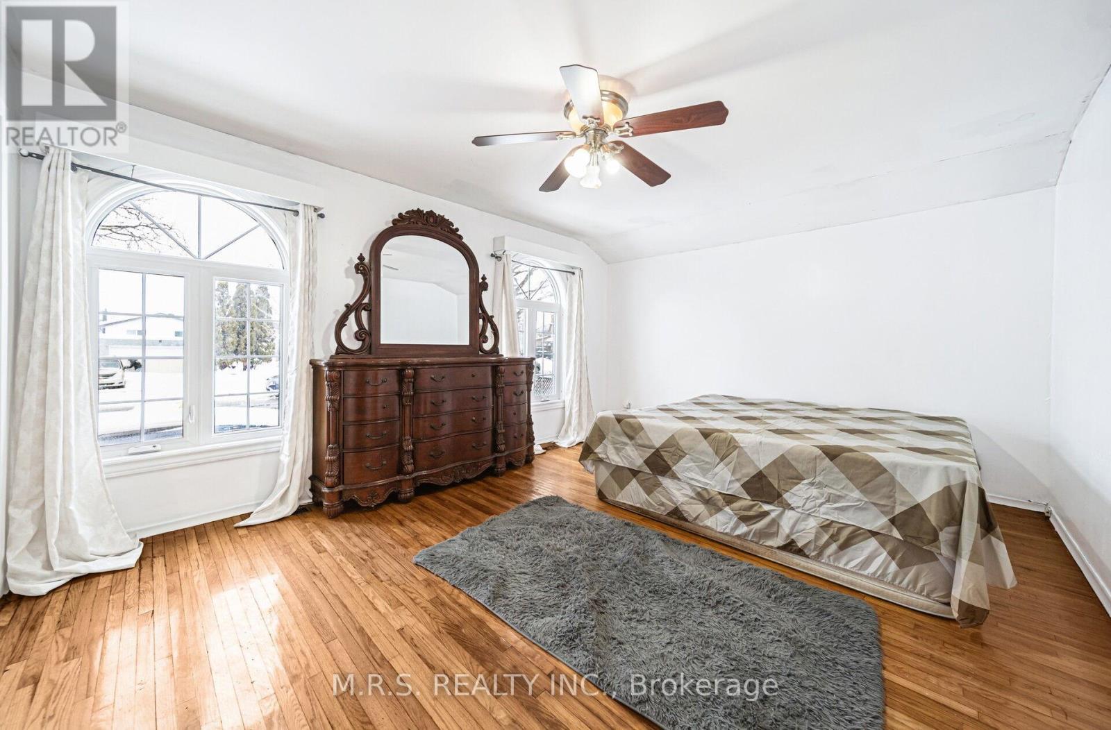 61 Bloomington Crescent, Toronto, Ontario  M3N 1R2 - Photo 15 - W12707638