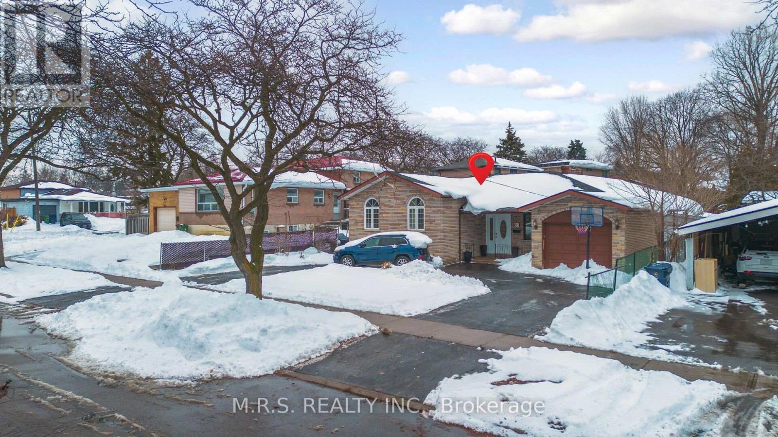 61 Bloomington Crescent, Toronto, Ontario  M3N 1R2 - Photo 2 - W12707638