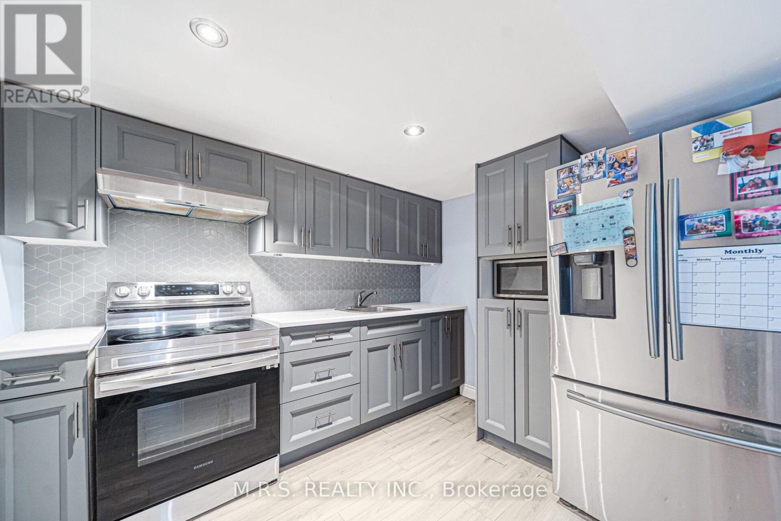 61 Bloomington Crescent, Toronto, Ontario  M3N 1R2 - Photo 29 - W12707638