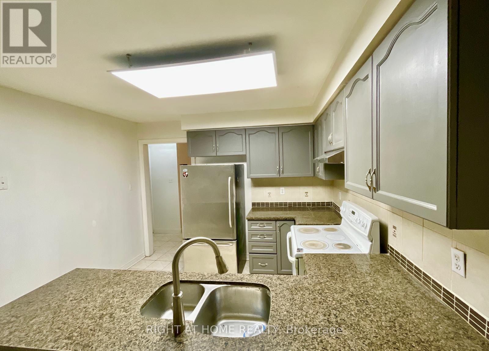 A - 55 Velvet Grass Lane, Brampton, Ontario  L6R 1W1 - Photo 2 - W12530446