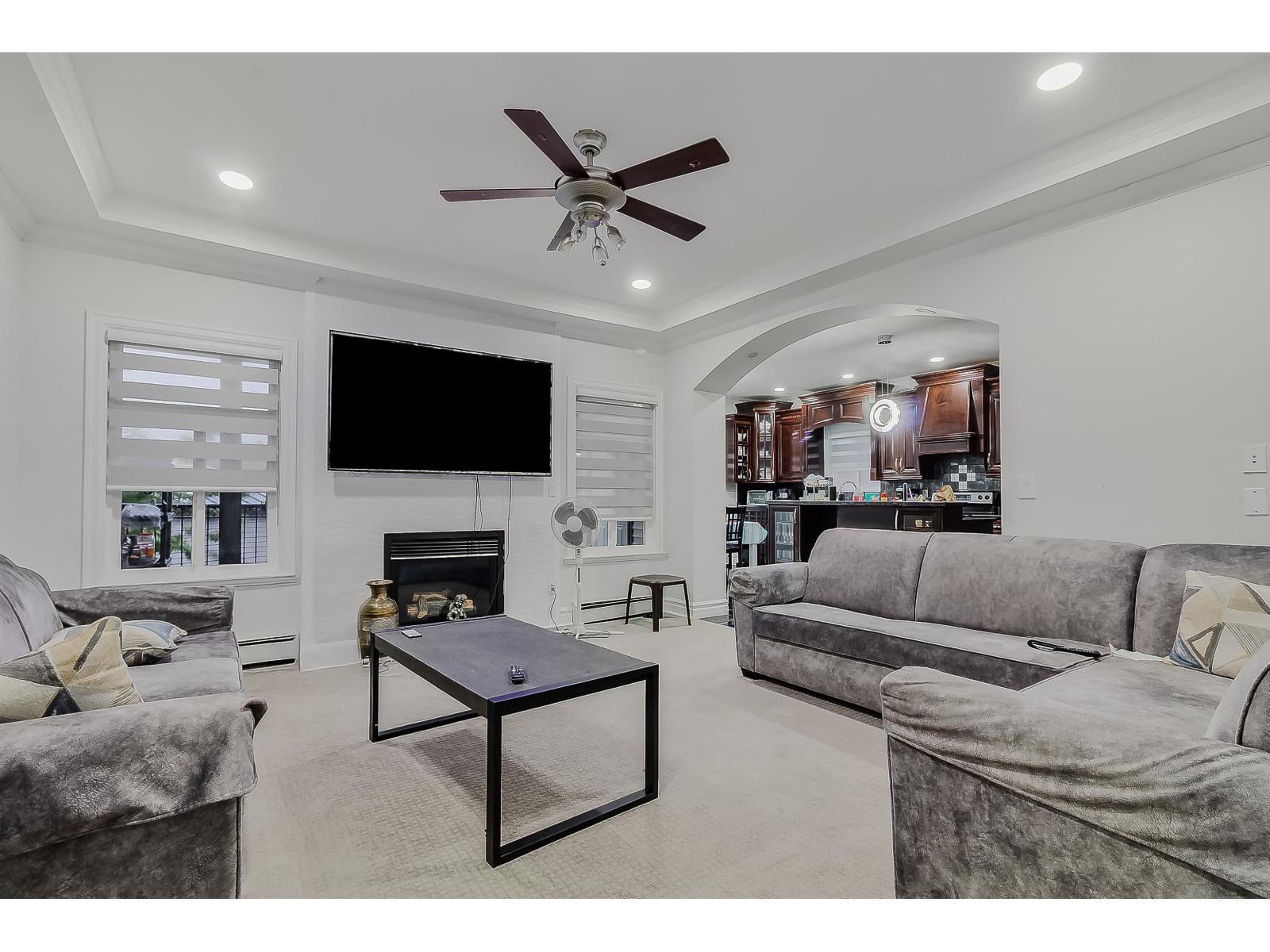 6842 131 Street, Surrey, British Columbia  V3W 1R8 - Photo 4 - R3079789